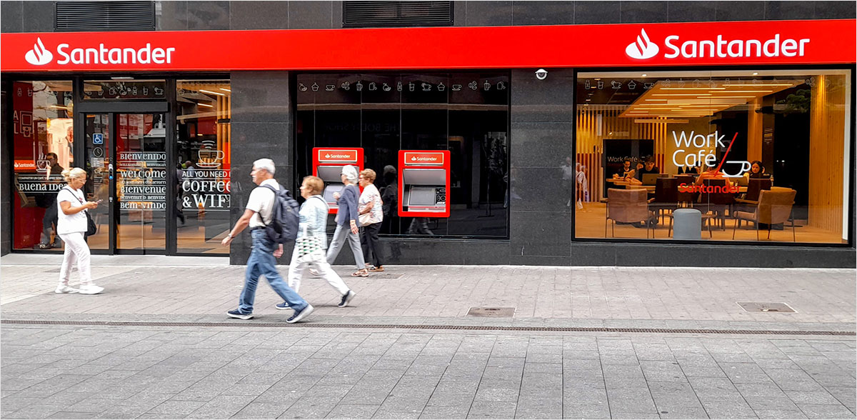 Banco Santander Work Cafe in Gran Canaria let's you work for free