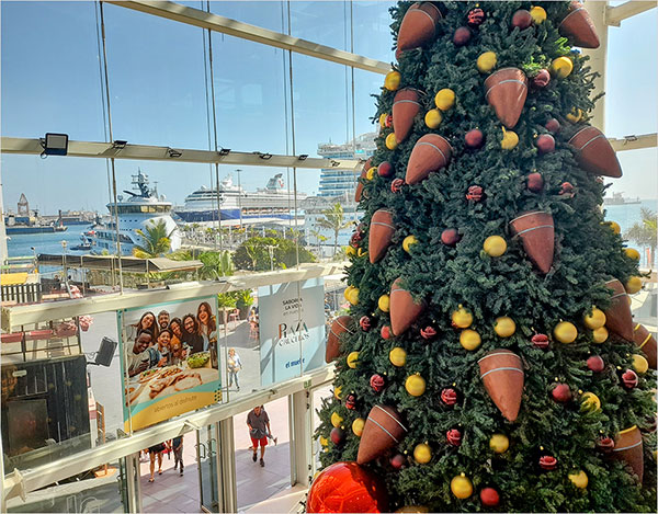 Muelle shopping mall in Christmas