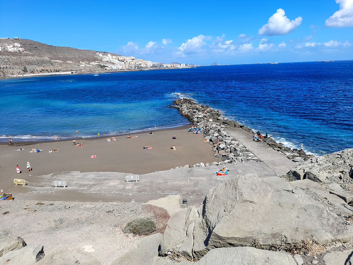 La Laja beach breakwater